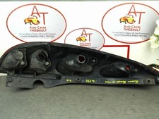 Feu arrière Nissan ALMERA