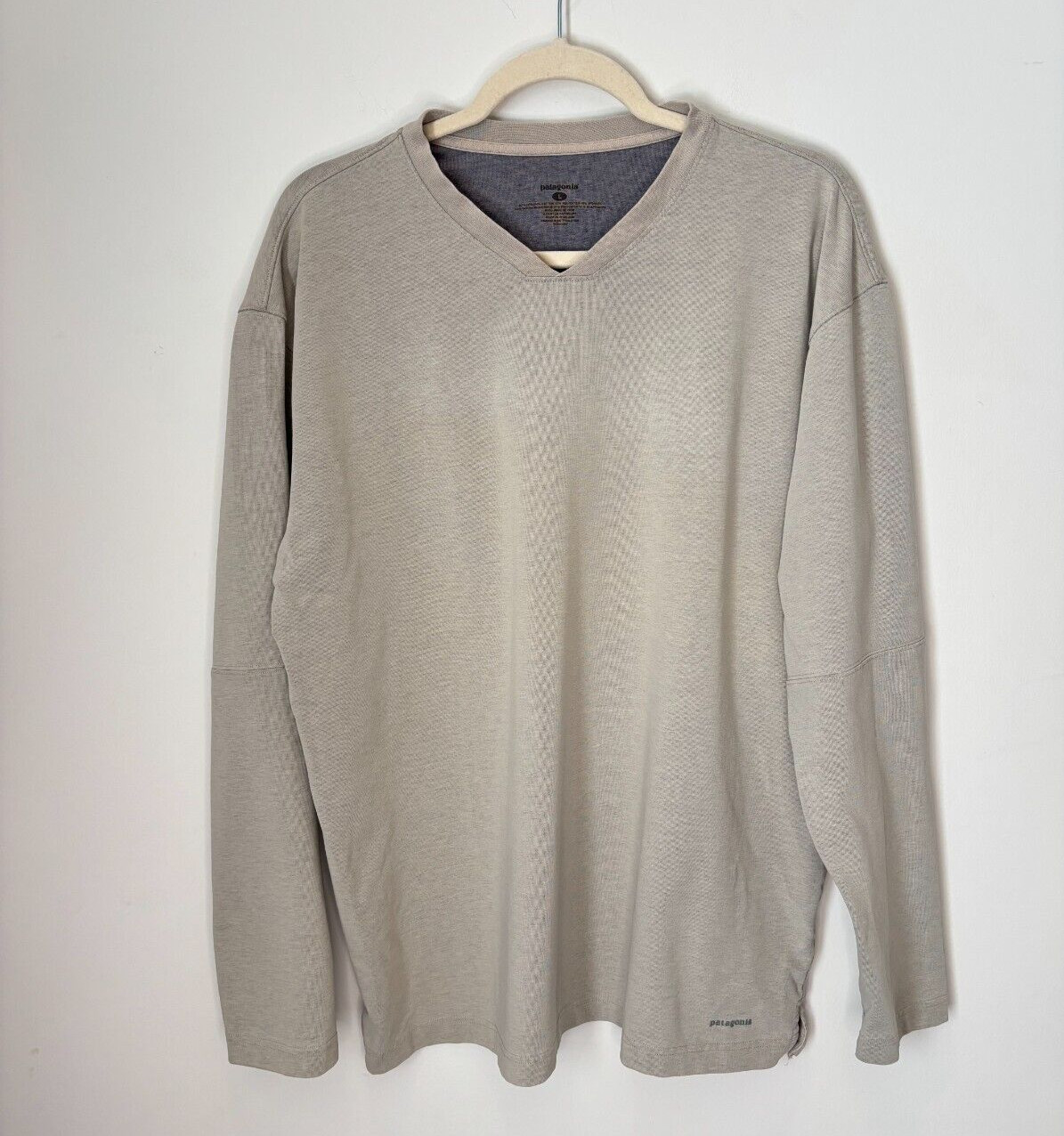 Patagonia Men's Basic Essential Layering VNeck Lo… - image 1