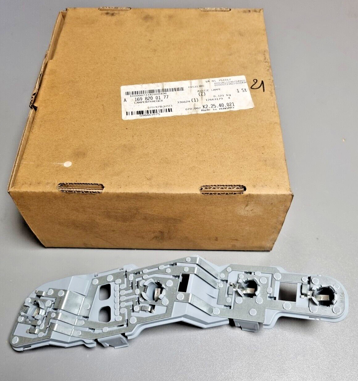 PORTE AMPOULE ARRIERE GAUCHE MERCEDES A 169 820 01 77 platine feu Classe A