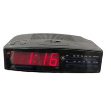 General Electric GE Model 7-4815B Digital Alarm Clock AM/FM Radio Tested Works G