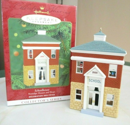 2000 Hallmark Collector's Series SCHULHAUS Ornament, 4-1/4" x 2-1/2", mit Box