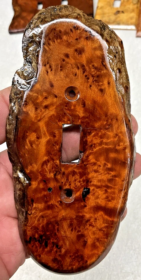 Precioso! Cubierta de placa de interruptor de palanca eléctrica de madera de burl de borde vivo vintage X Foto 2 de 4