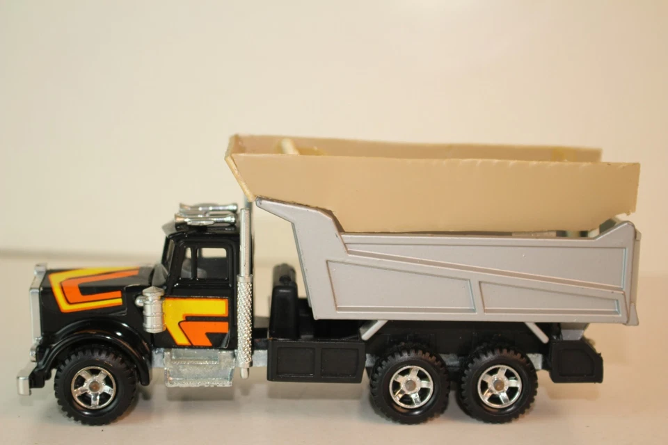 Самосвал угольный Majorette Kenworth - Изображение 3 из 4