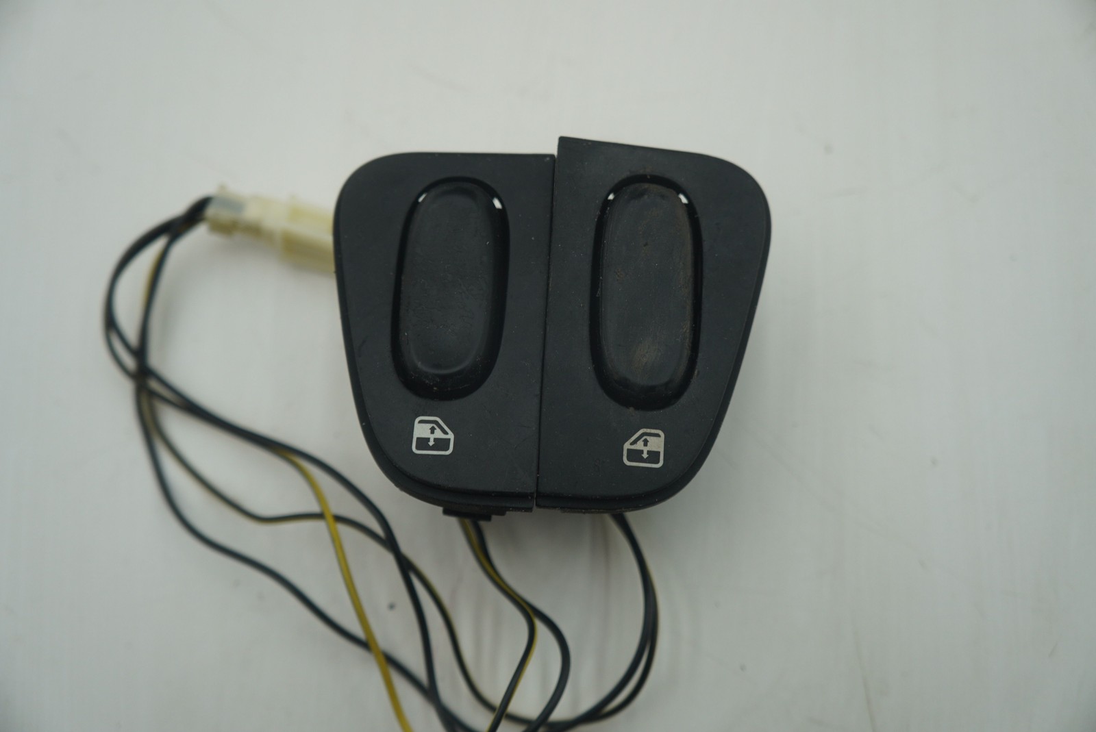Center Dash Power Door Window Lift Control Switch 65520400 Ferrari 360 04 *Note*