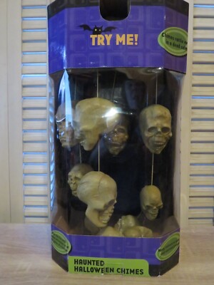 New GEMMY Skulls HAUNTED HALLOWEEN CHIMES Rattle Glow & Sway 2004~ WIND CHIMES