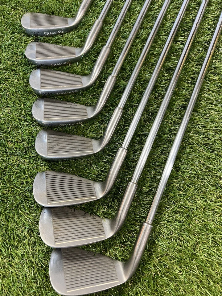 Hierros de golf Spaulding Crystal Light para damas hierros de cavidad 3-PW empuñaduras jugables diestras Foto 2 de 4