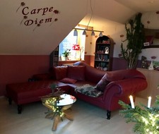 Sofa mit Hocker, Bordeaux, Kunstleder, B 230 x H 43/75/92 x T 97 cm, Sitzfläche