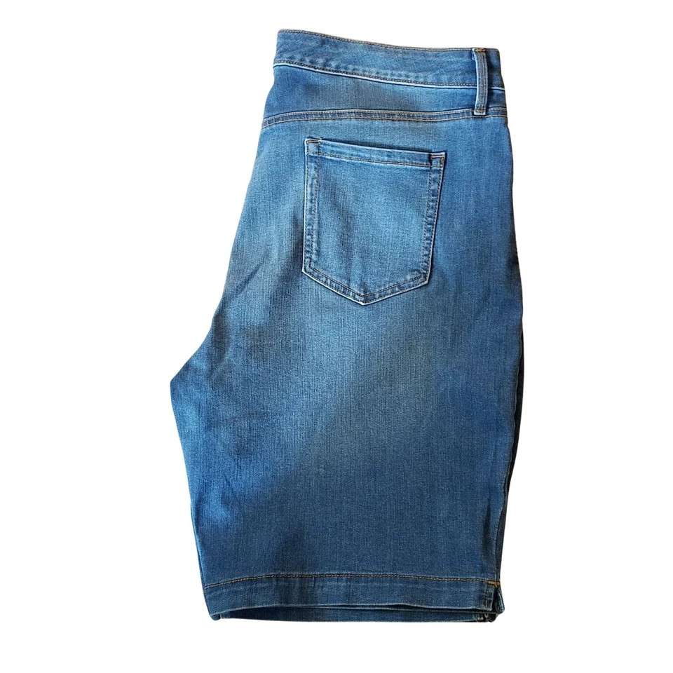 Pantalones cortos de mezclilla Charter Club para mujer 18 azules  Foto 3 de 4