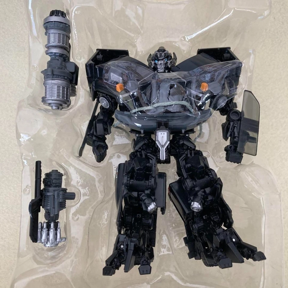Transformers Studio Series SS-15 Ironhide Figure Takara Tomy Japan - Image 3 of 4