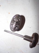 Poignées de porte anciennes en fonte