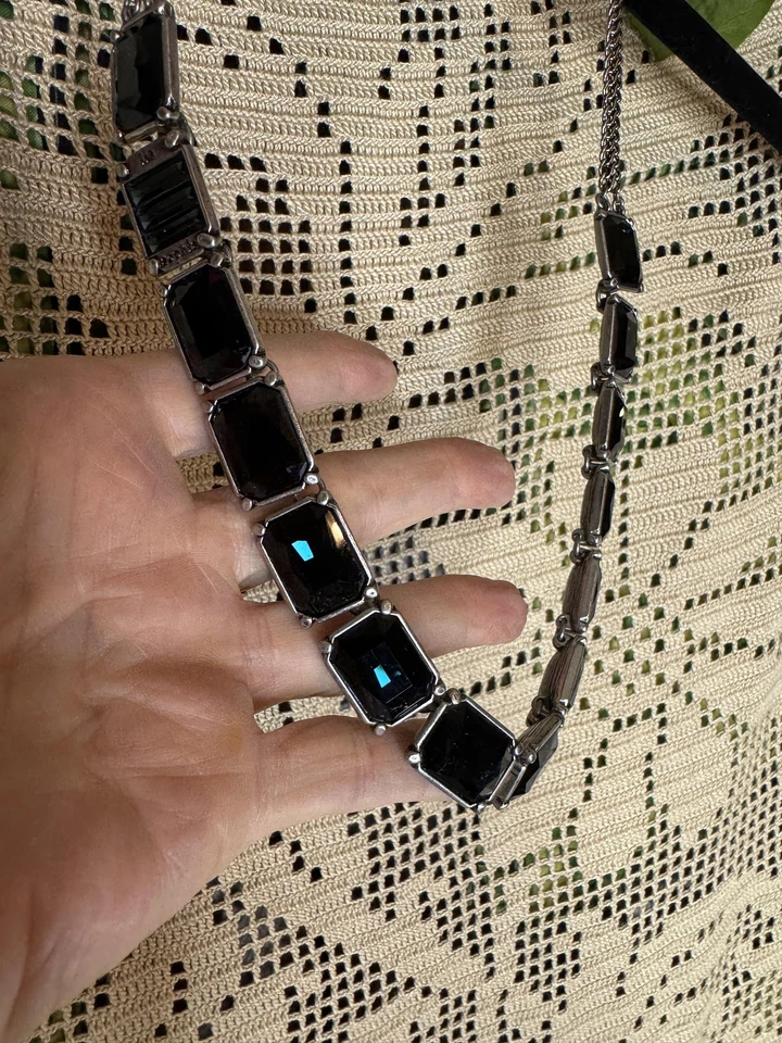 Collar de piedra facetada azul lia sophia tono plata ajustable declaración gruesa Foto 3 de 4