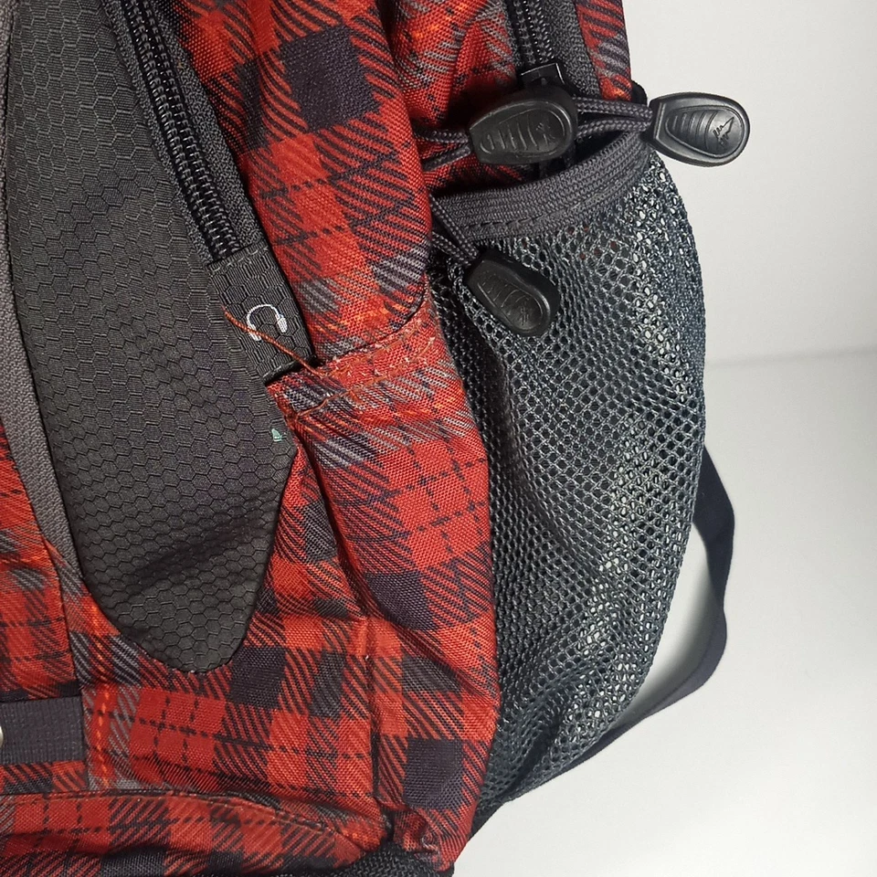 Рюкзак High Sierra серый красный клетчатый с подкладкой Tech Spot система ремней подвески - Изображение 3 из 4