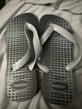 Havaianas Grey and Black Grid Print Women s Flip Flop Sandal US Sz 6/7 NWT
