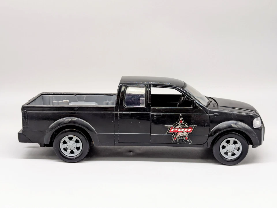 Nuevo camión Ray Ford F-350 PBR doble profesional Bull Riding 1:32 + ATV + Más Foto 2 de 4