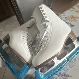 Jackson Mystique Figure Ice Skates White/Blue Lace-Up, Pair of Skates