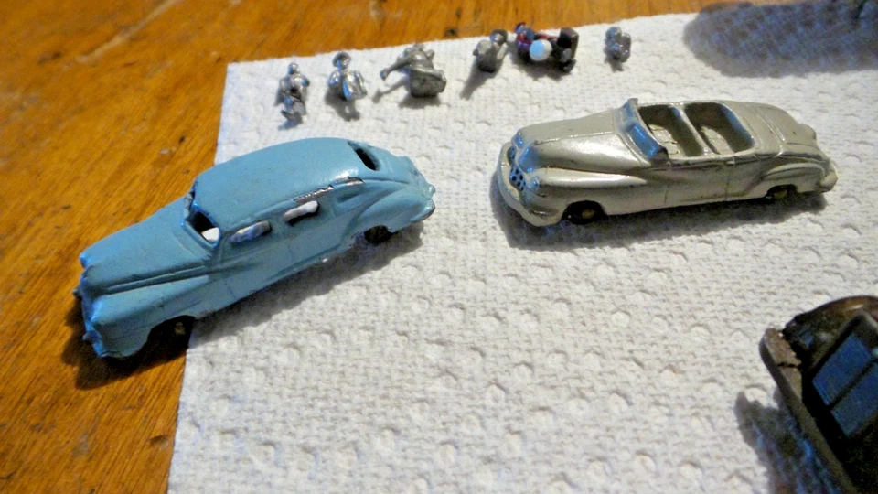 Lote de 7 COCHES MOLDE AGUANIEVE MINIATURA, CUPÉ, 2-1/2", + Camiones + Conductores Foto 3 de 4