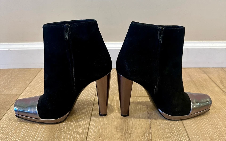Botines Pierre Hardy Tacón Bloque Negro Gamuza Talla 7.5 Metálico Plata Acentos $995+ Foto 3 de 4