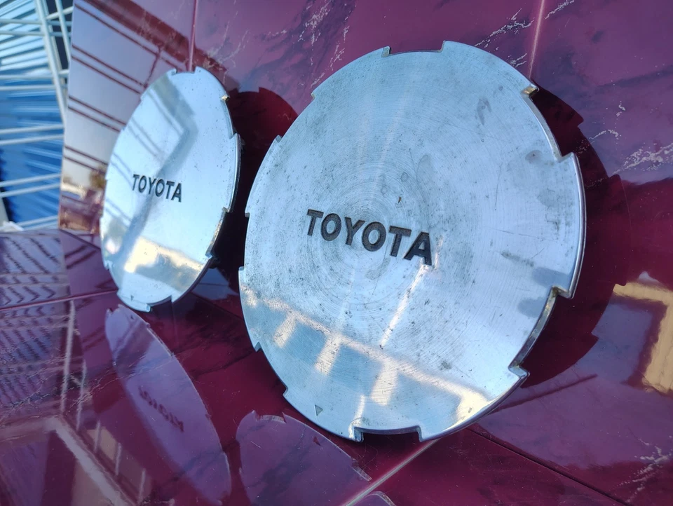 Tapas centrales Toyota Corolla Celica Tercel 1983-1988 (2) de fábrica JDM/OEM #716460 Foto 4 de 4