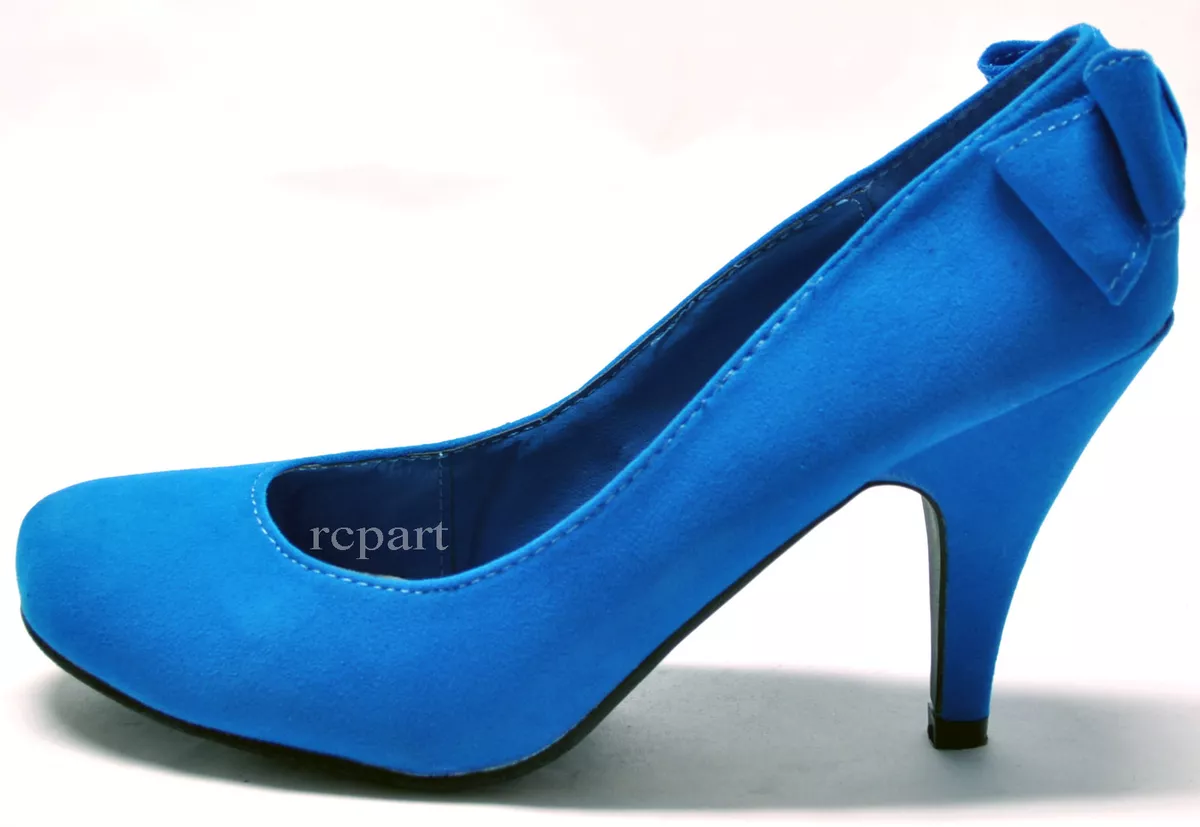 Blue round shop toe pumps