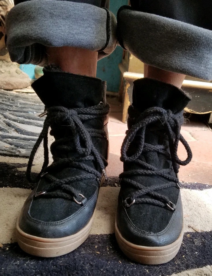 Bota AnnaKastle negra Nowles para mujer talla 8/39/5,5 tobillo piel de oveja gamuza cuña Foto 2 de 4