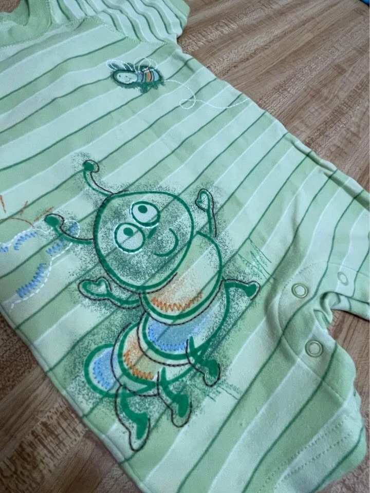 Mono Mameluco Estampado Gráfico Oruga Verde Rayas Infantil Talla 0-3 meses Foto 2 de 4