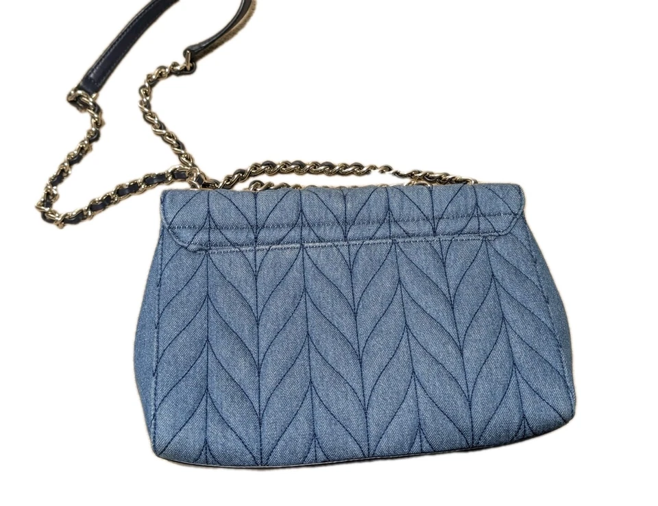 Aplique acolchado de flores de esmelina de mezclilla Kate Spade Briar Lane Foto 2 de 4