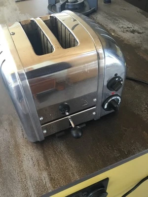 Dualit 27000 Toaster Stainless Steel/ Chrome-D2VMH GB -Fully working - Image 1 of 4