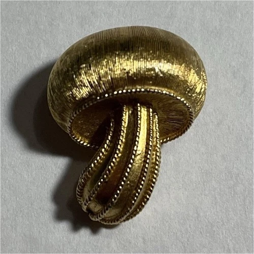 Trifari Gold Tone Mushroom Brooch Signed Vintage Fashion Nature Jewelry