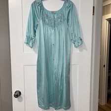 Vanity Fair Blue Nylon Button Robe 3/4 Pink Embroidery Sz. M Pocket