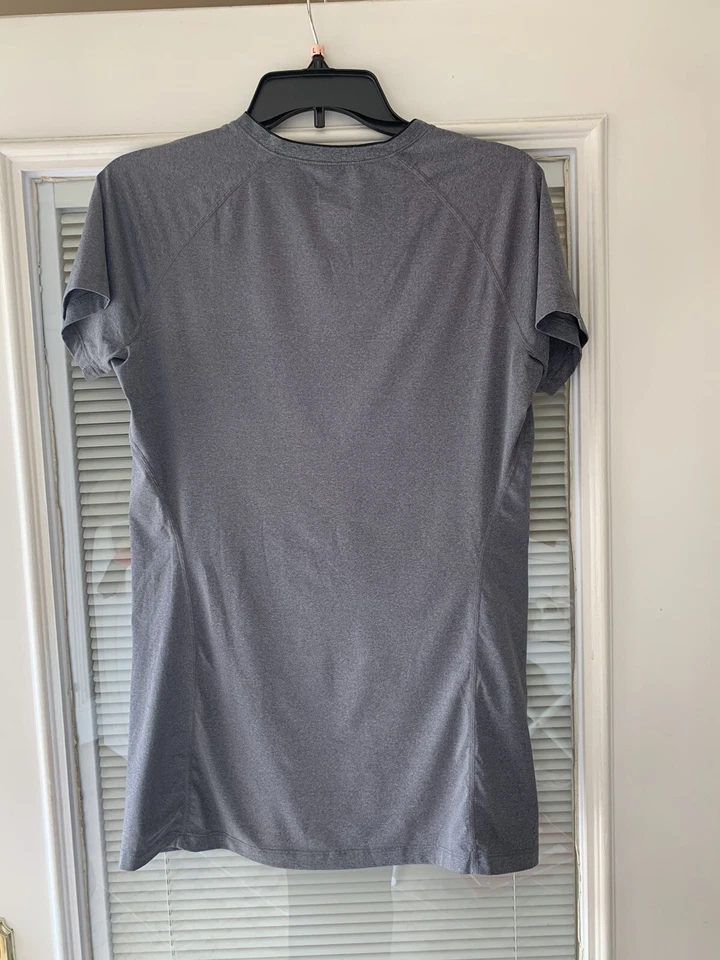 ✨Yourh L (12-14)  Nike Pro Short Sleeve  Shirt, Gray Black Trim And Logo Unisex - Image 2 of 4