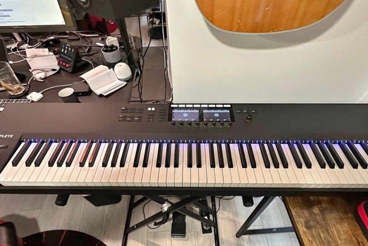 Native Instruments Komplete Kontrol S88 MK2 Keyboard for Native Instruments Komplete Kontrol S88 MK2 Keyboard for
