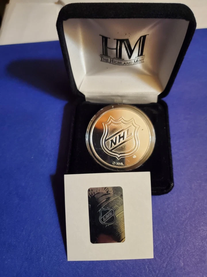 Medallón enchapado en plata Henrik Lundqvist Highland Mint con emblema de color Foto 2 de 2