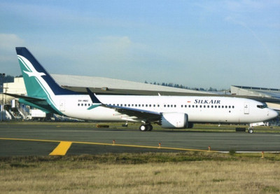 Silk Air Boeing 737 MAX 8 9V-MBC @ Boeing Field 2018 - postcard