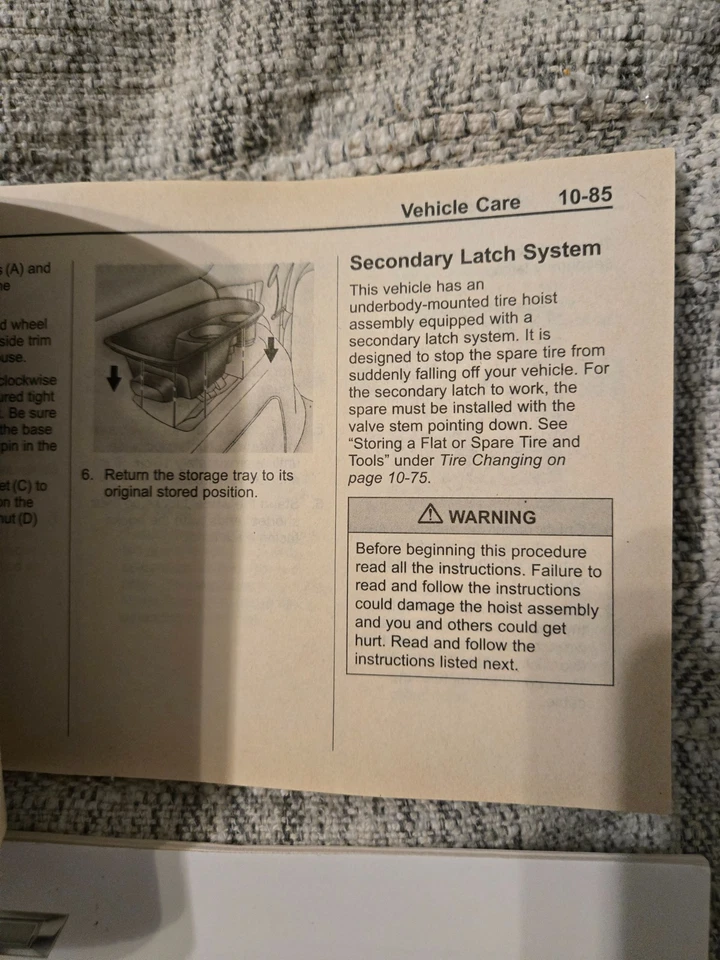 2012 Chevrolet Tahoe Suburban Proprietários Manutenção Manual Rádio Fusíveis Segurança - Imagem 2 de 4