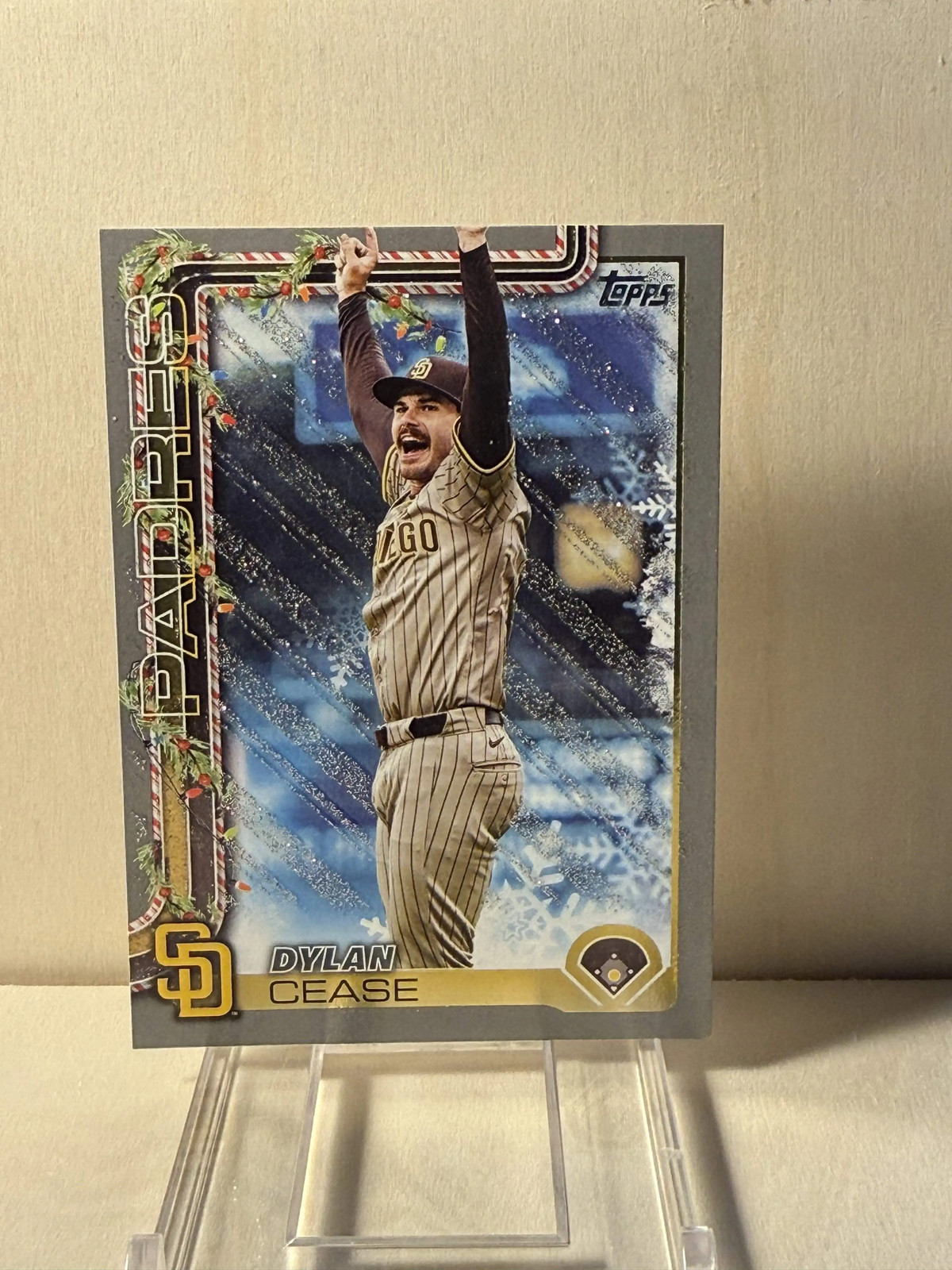 2025 Topps Holiday Dylan Cease Silver Glitter #H77 Padres