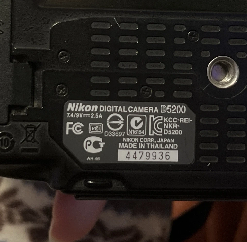 Nikon D5200 DSLR + AF-S DX 18-55mm & 55-200mm Objektive + Zubehörpaket  - Bild 4 von 4