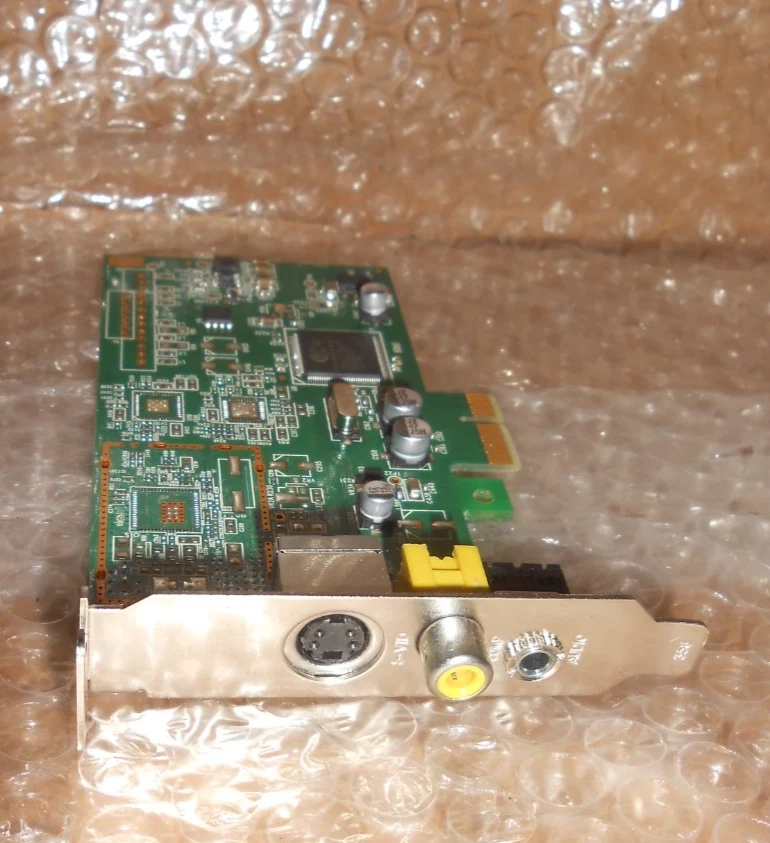 Placa de circuito de captura de video Hauppauge ImpactVCB S 71100 LF Rev H4 Foto 4 de 4