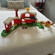 VTG 1999 Fisher Price Little People Foldable Farm Barn & accessories 