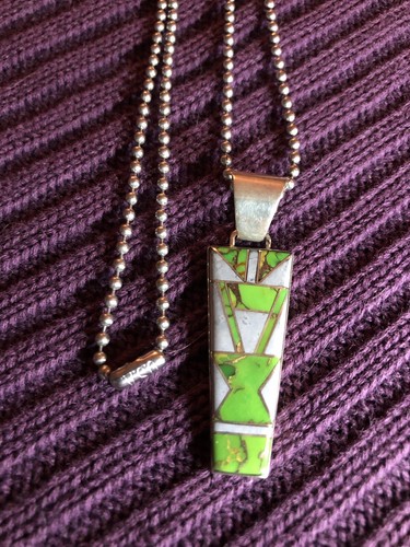 Sterling Silver Vtg Green Stone Inlaid 2” Pendant 30” Chain Made in Philippines