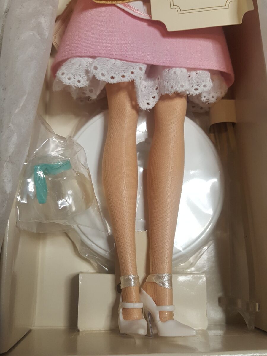 The Waitress Silkstone Barbie Doll Gold Label | eBay The Waitress Silkstone Barbie Doll Gold Label | eBay