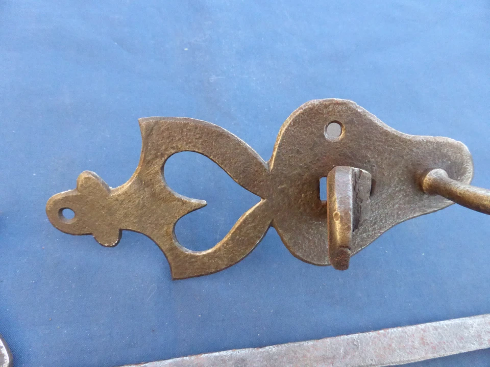 Ancienne Clenche poignée poucier ouvragée Barre 35,5 cm fer forgé mentonnet fer - Photo 3/4