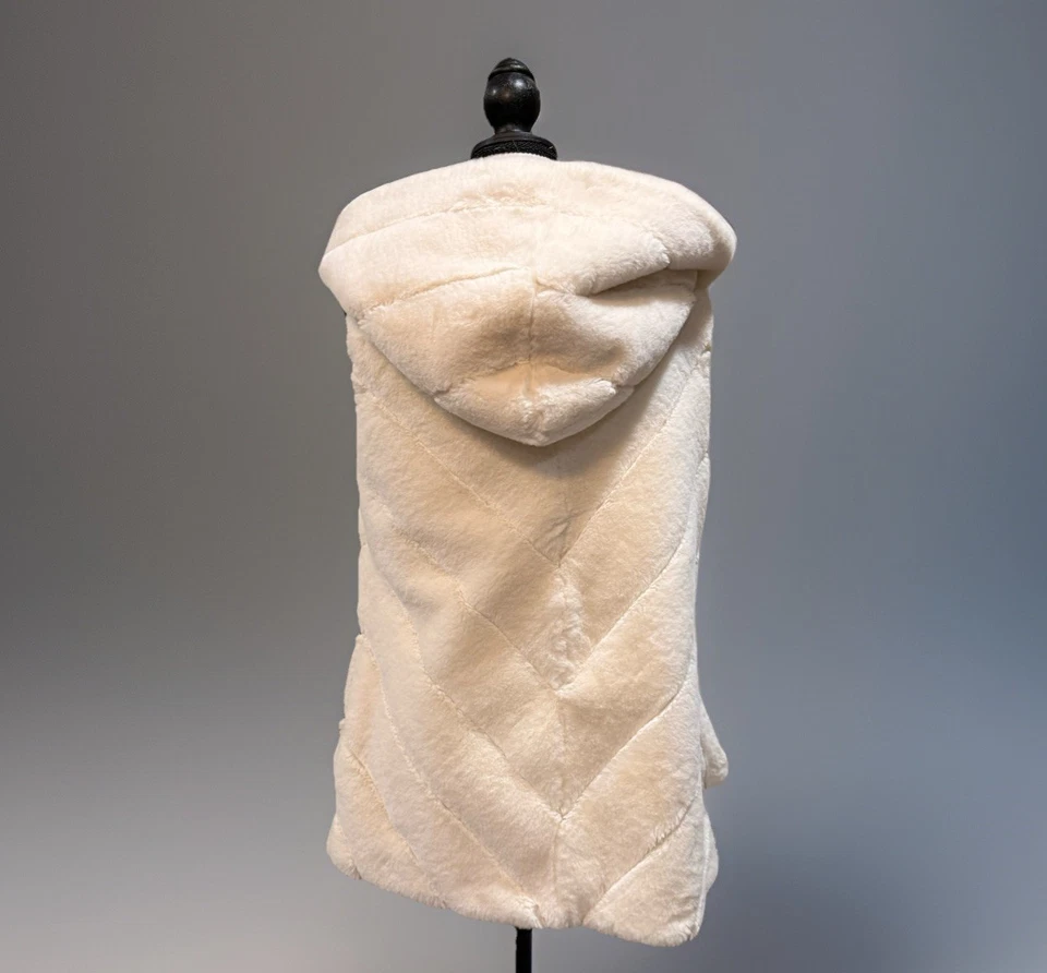 Women’s Medium BCBGeneration Ivory Faux Fur Hooded Vest Pockets Oversized NWOT - Image 3 of 4