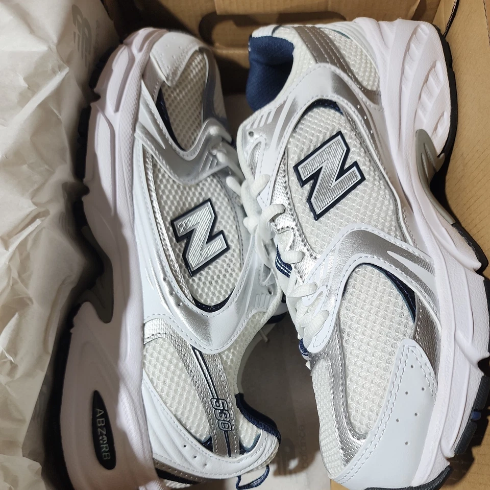 New Balance 530 Series Sneakers Women's Size 8.5 White Blue MR530SG - Image 2 of 4