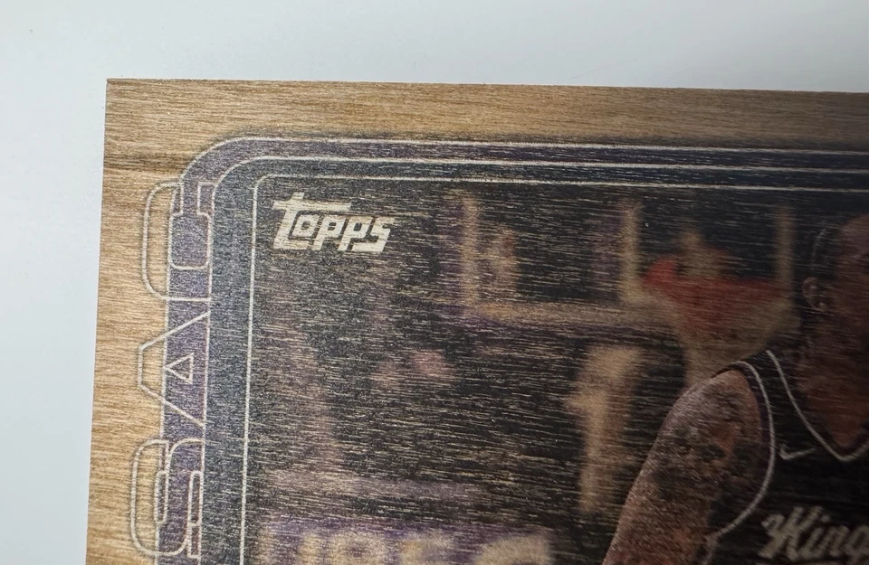 25/26 Topps NBA Black Friday Target Exclusivo DeMar DeRozan Madera Paralelo 19/25 Foto 4 de 4