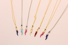 COLLANA CORNO SCARMANTICO ARGENTO SMALTATO MM 4X16 RODIATO DORATO CM 40-45