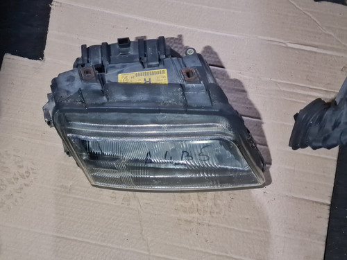 Audi A4 B5  Scheinwerfer Rechts 8D0941004E