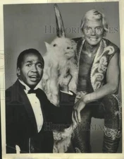 Press Photo Actor, Dancer and Singer Ben Vereen and Unidentified Male