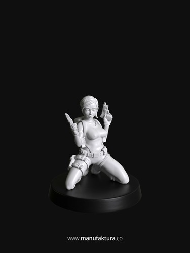 Sexy Tomb Raider in Shorts 02b - 28mm Scale Resin Miniature by Manufaktura - Picture 2 of 5
