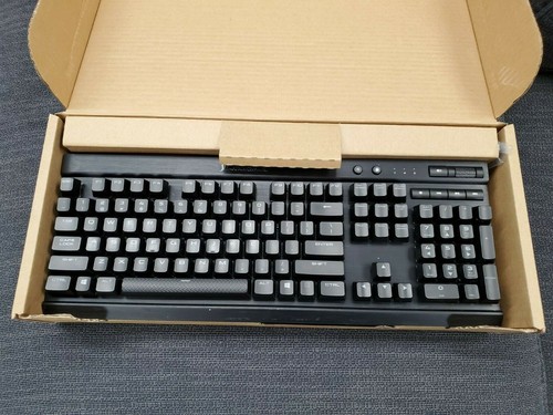CORSAIR Gaming K70 RGB Mechanical Gaming Keyboard — CHERRY MX Red - Picture 8 of 9