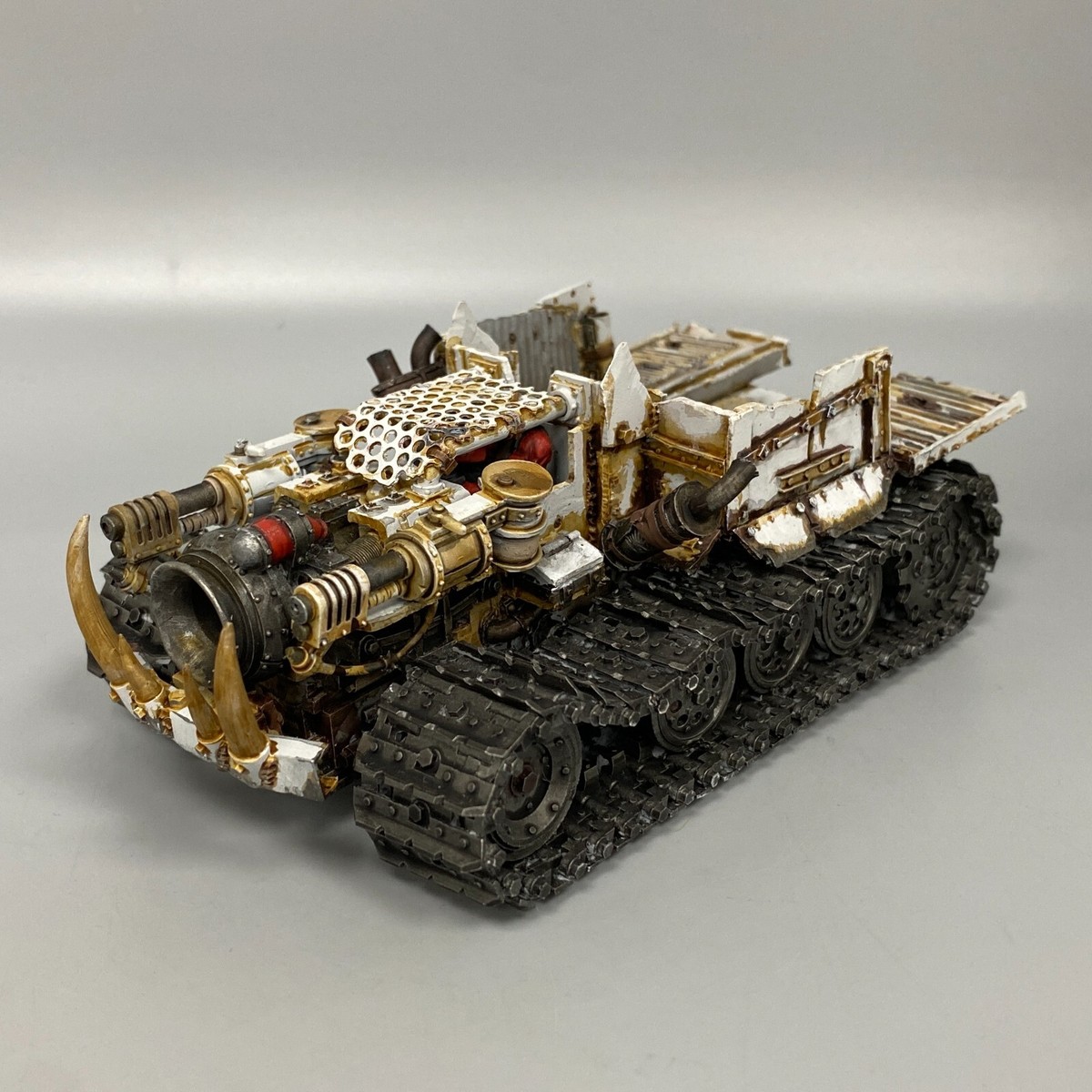 ORK BIG TRAKK FORGE WORLD WARHAMMER 40,000 LOOTED TANK VEHICLE 